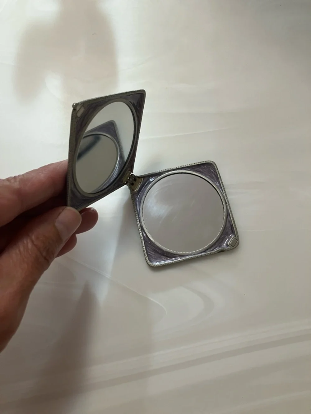 N/A decorative compact